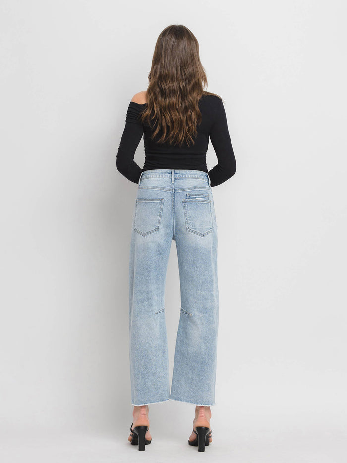 SUPER HIGH RISE LIGHT WASH BARREL JEANS V3575: HEROINE / 24